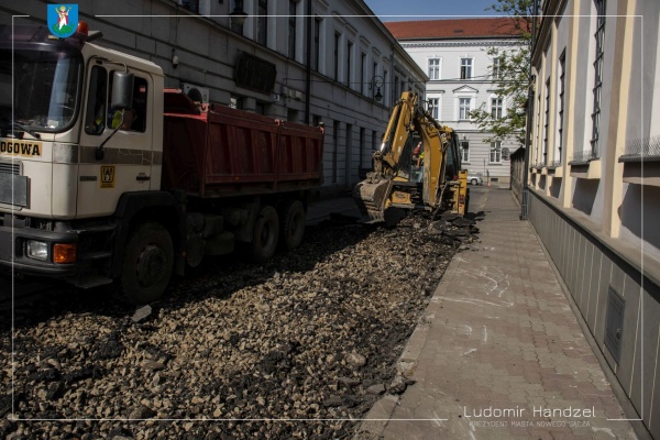 Prace drogowe przy remoncie ul. Hoffmanowej