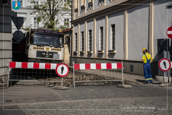 Prace drogowe przy remoncie ul. Hoffmanowej