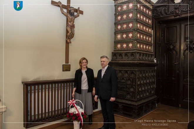 Na zdjęciu Zastępca prezydenta Magdalena Majka wraz z Krzysztofem Kotowiczem – członkiem prezydium Zarządu Regionu Małopolska