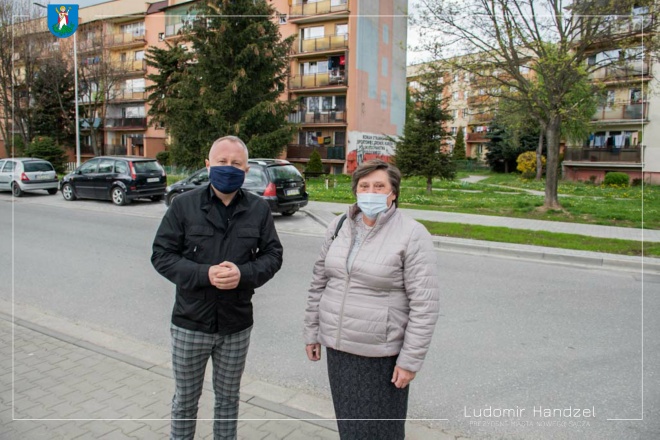 Prezydent Ludomir Handzel wraz z radną Krystyną Witkowską.