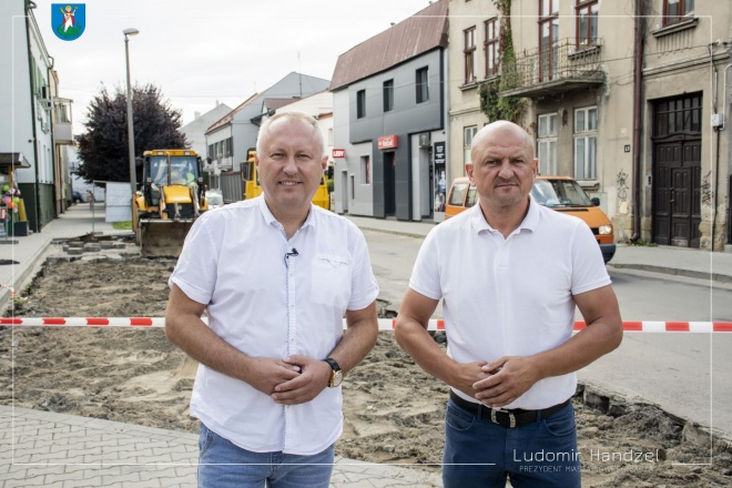 Prezydent Ludomir Handzel wraz z radnym Krzysztofem Ziają