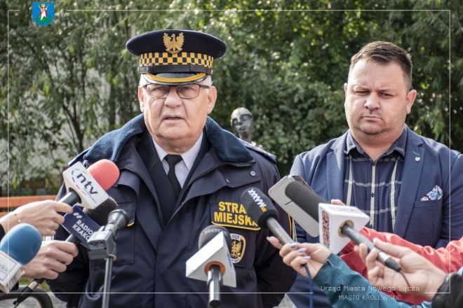 Komendant Straży Miejskiej Ryszard Wasiluk wraz z Radnym Jakubem Prokopowiczem. 