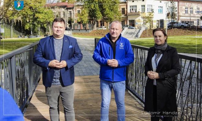Prezydent Ludomir Handzel wraz dr Martą Porębą oraz radnym Jakubem Prokopowiczem 