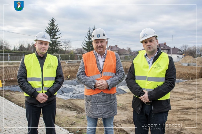 Prezydent Ludomir Handzel wraz z prezesem Zarządu - Jackiem Żelasko oraz Wiceprezesem Zarządu – Bogdanem Irzykiem.