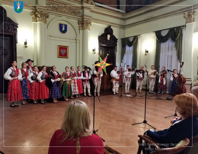 Regionalny Zespół Pieśni i Tańca.