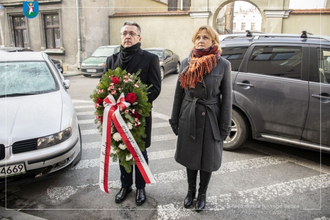 Zastępca prezydenta Magdalena Majka wraz z kierownikiem Referatu Kultury Mariuszem Smoleniem. 