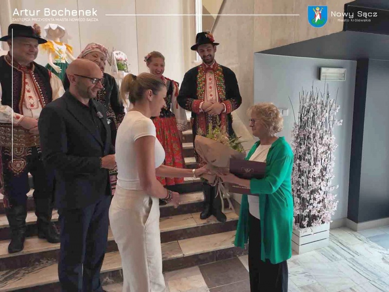 Wręczenie nagrody Irenie Pabisz w Miejskim Ośrodku Kultury