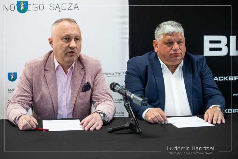 Prezydent Ludomir Handzel wraz z Prezesem firmy Blackbird Janem Kosem.