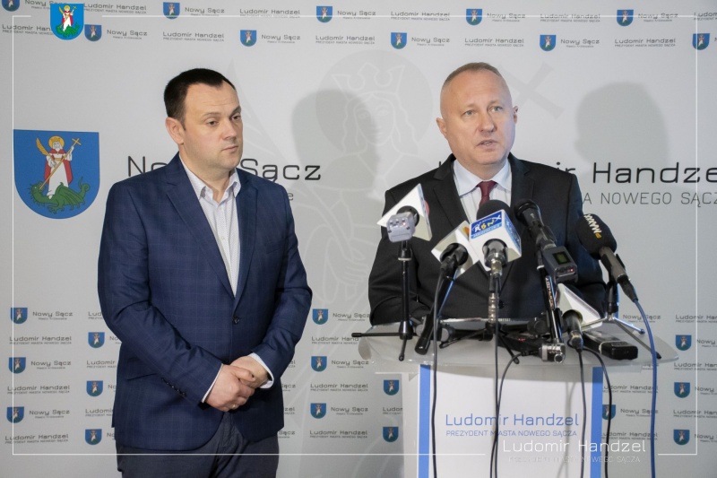 Prezydent Ludomir Handzel wraz z prezesem STBS-u Jackiem Żelasko