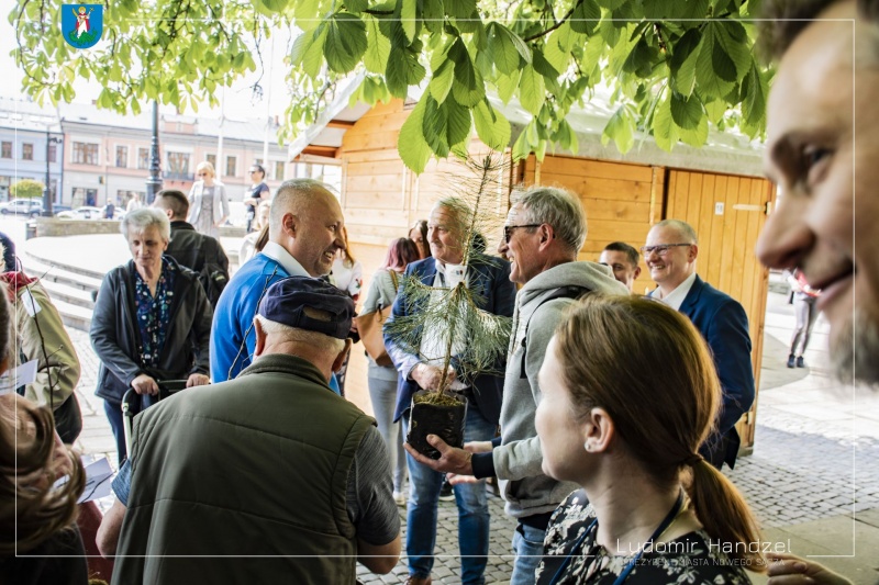 Prezydent Ludomir Handzel oraz Uczestnicy akcji.