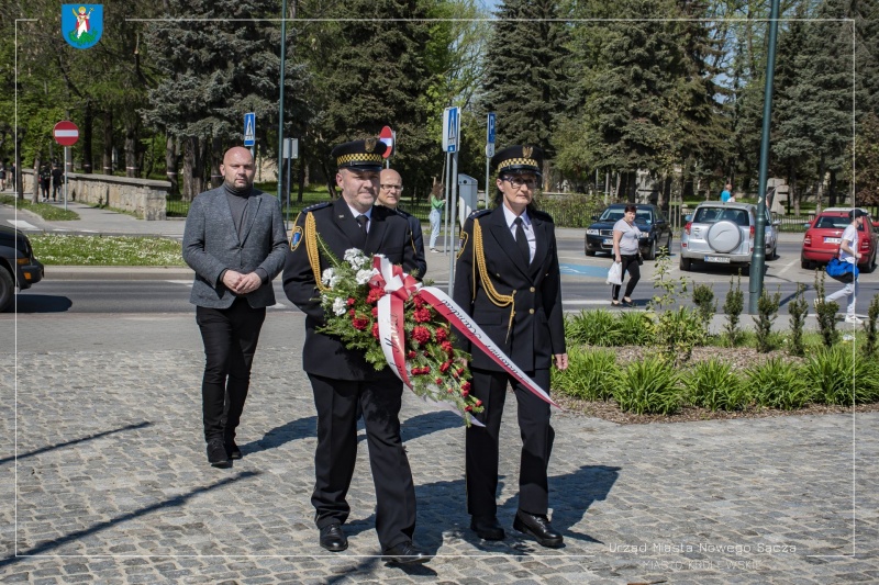 Zastępca prezydenta Artur Bochenek wraz z przedstawicielami Urzędu Miasta.