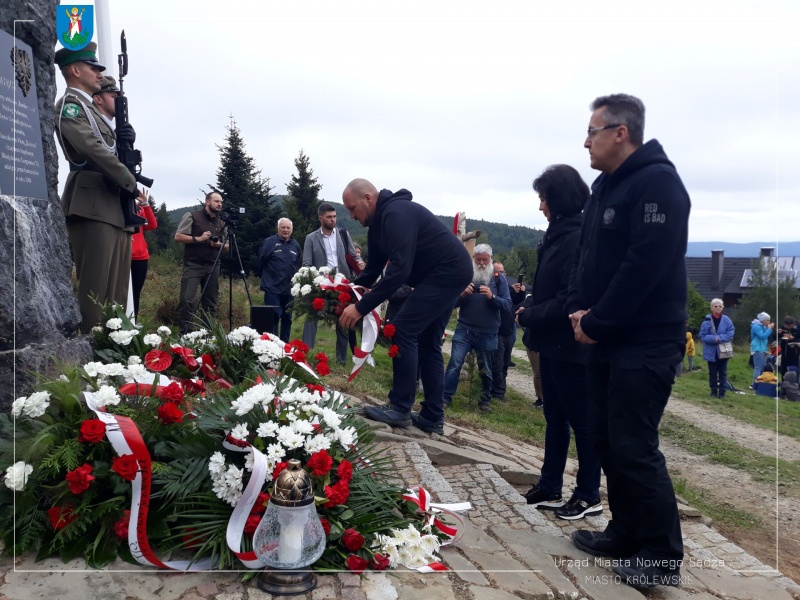 skarbnik miasta Renata Seruga-Tokarz, kierownik referatu komunikacji społecznej Mariusz Smoleń oraz redaktor naczelny „Rocznika Sądeckiego” Jarosław Jakubowski.