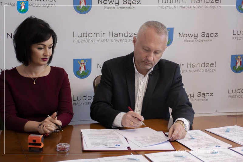 Prezydent podpisuje umowy na kolejne modernizacje ulic
