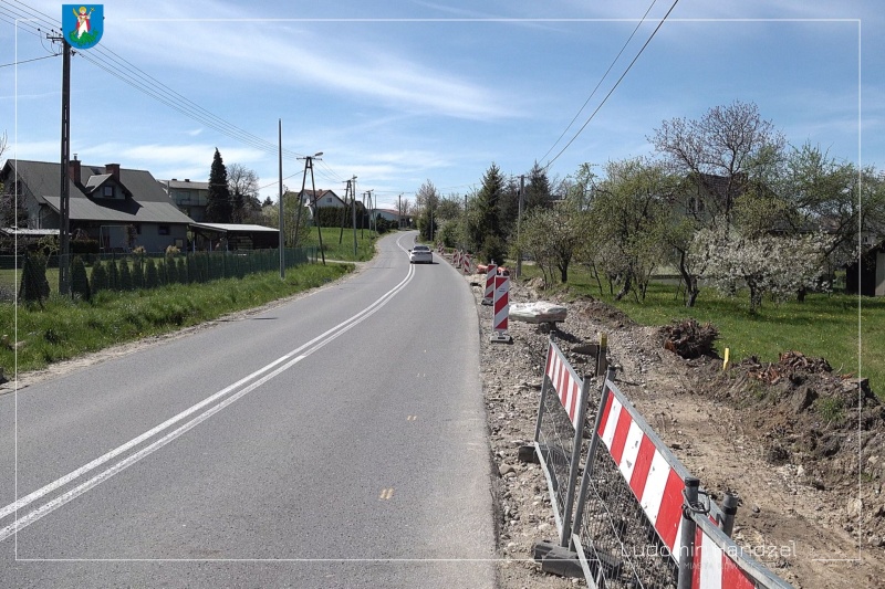 Budowany chodnik na ul. Mała Poręba